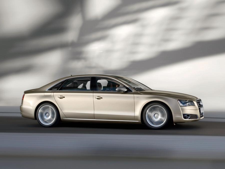 Audi A8L W12 Quattro (D4) 2010 года  (WW) (фото 6 из 35)